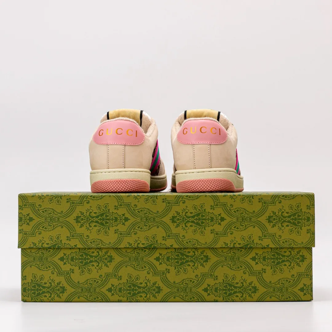 Ex-factory price: RMB 300 [higher version] GUCCI casual sports distressed small dirty shoes, polished cowhide fabric, hand-made distressed effect!  Original terry cloth, delicate, soft, comfortable and breathable. Privately molded steel-stamped two-color original TPU outsole (lower layer is wider, upper layer is narrower) to differentiate the wrong version of the outsole in the market. Fabric, material, outsole, detail comparison SIZE: 34-41, 38-45 regular size (women's 34, 41, men's 38, 45 customized, non-returnable and non-exchangeable) (women's colors and men's models need to be customized)